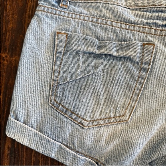 Brandy Melville Light wash Distressed Denim Jean Shorts - Picture 2 of 9